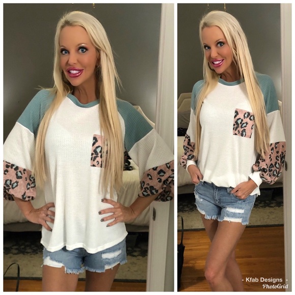 🛍LAST 1! Mint/Blush Animal Print Contrast Top - Picture 5 of 7